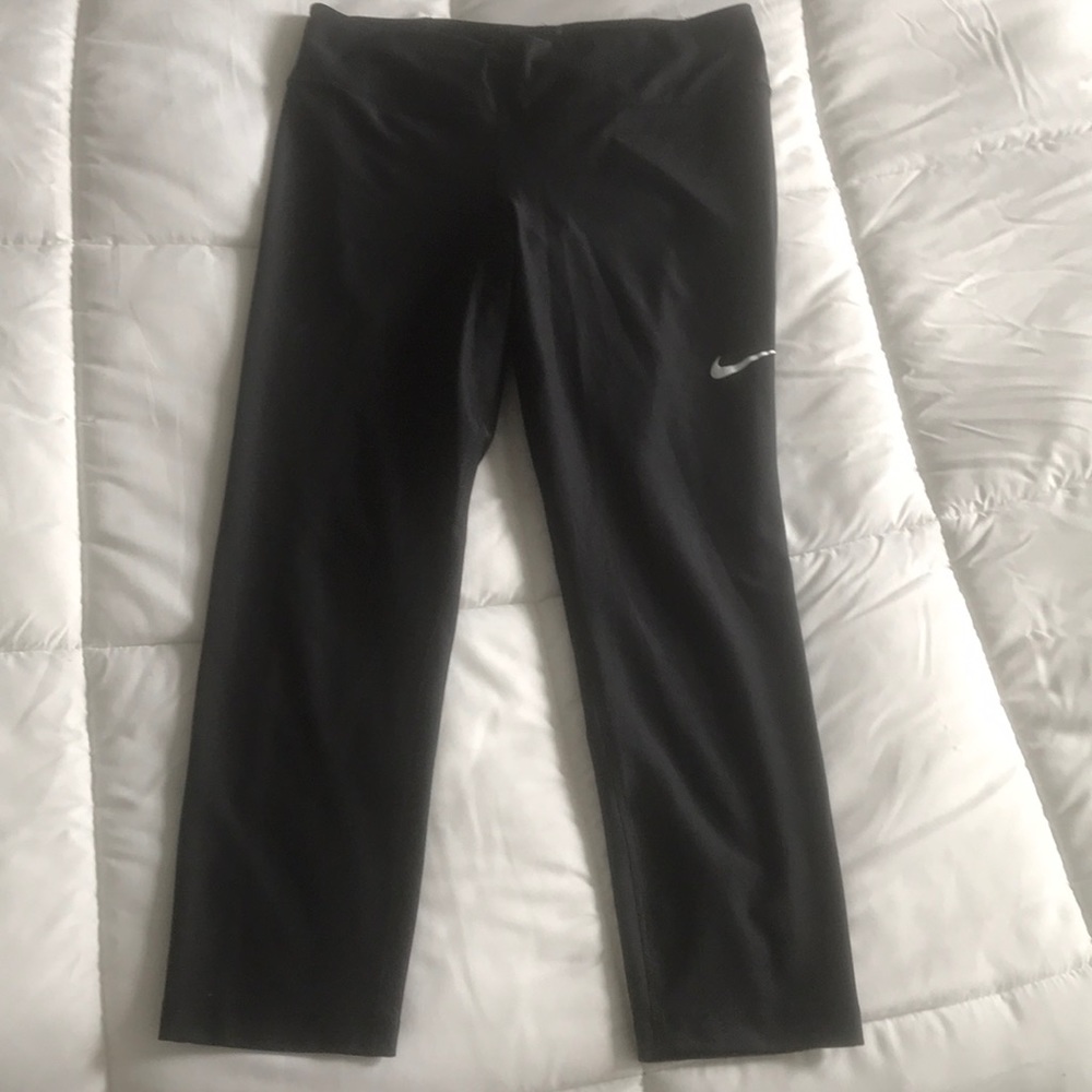 Nike black dri fit crop leggings
